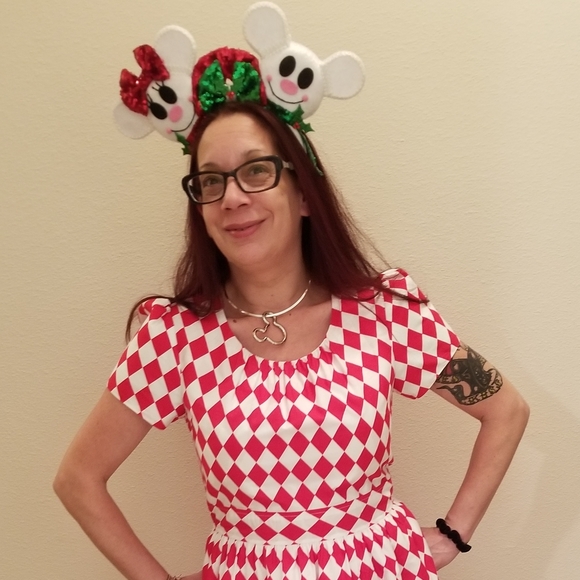 Meet your Host Posh-keteer Ambassador Starletto for nightly shows with Music - Picture 15 of 15